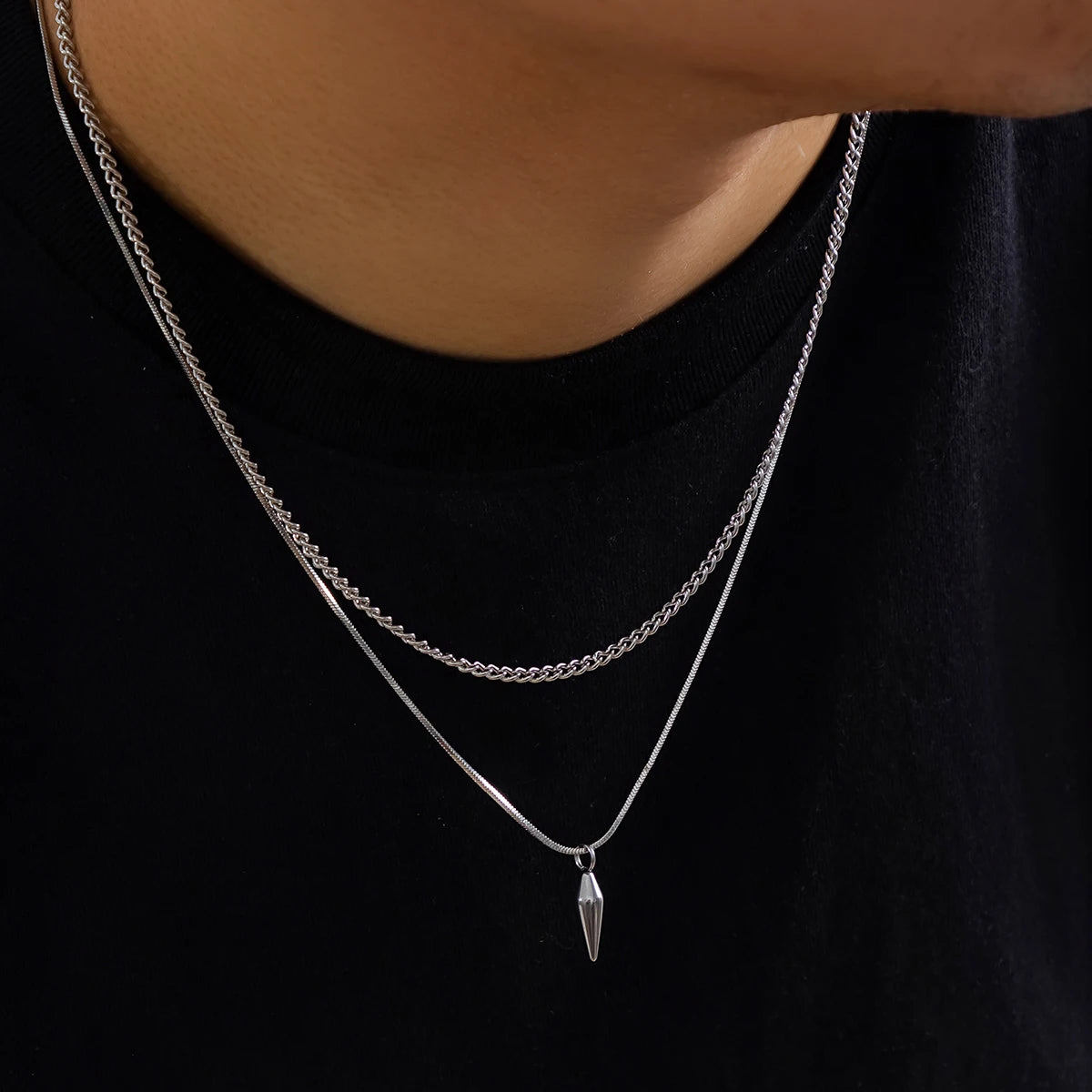 Rivet Pendant Thin Necklace