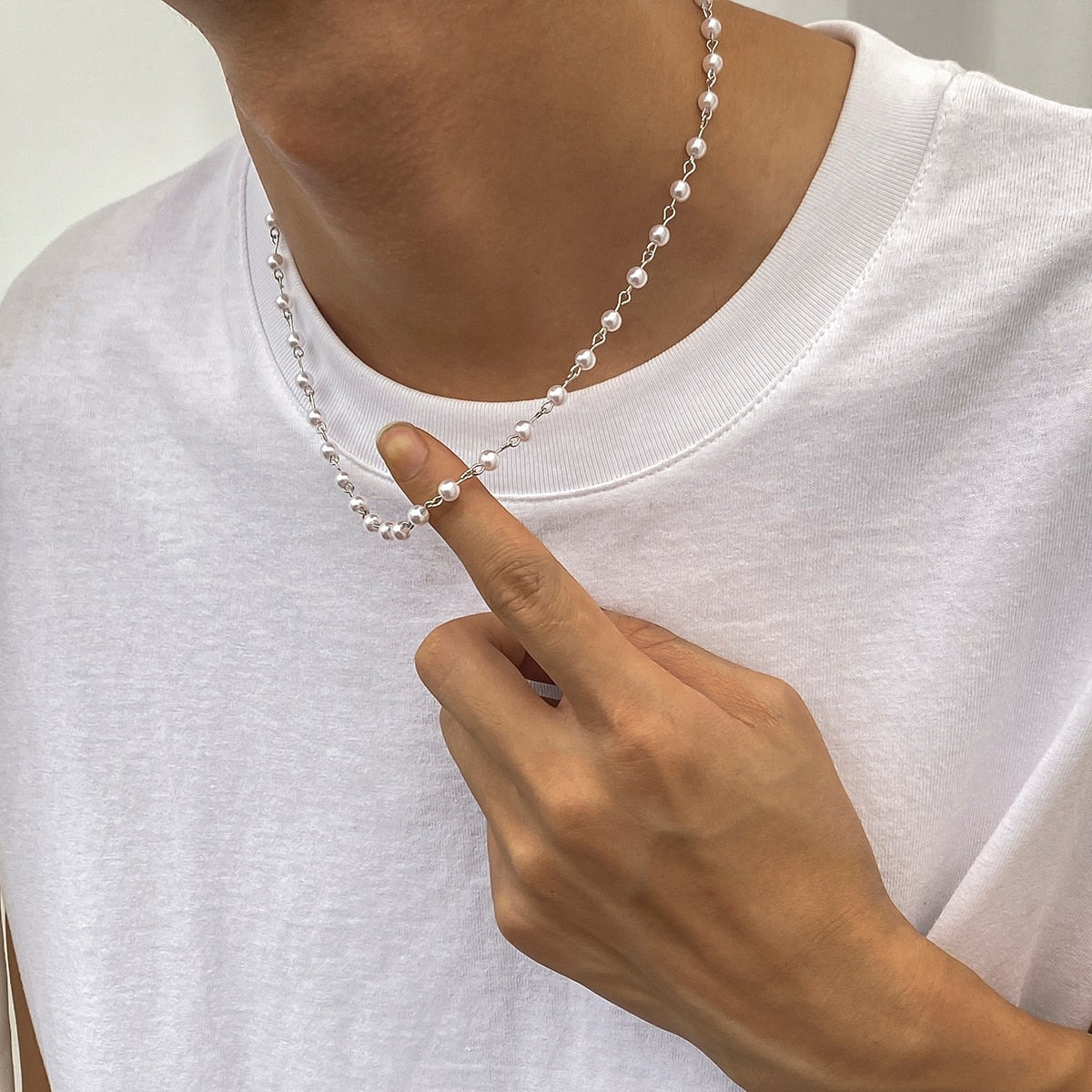 Small Pearl Beads Necklace