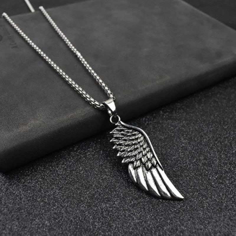 Fashion Feather Pendant Necklace