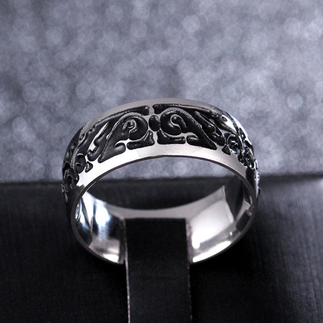 Triangular Pattern Ring