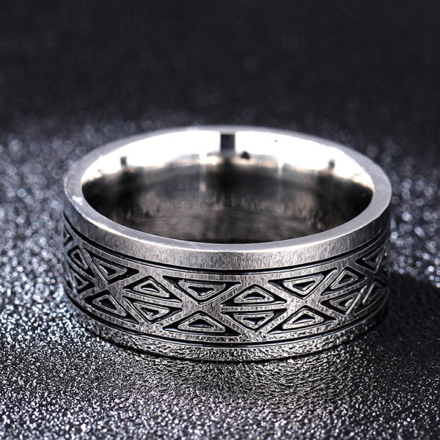 Triangular Pattern Ring